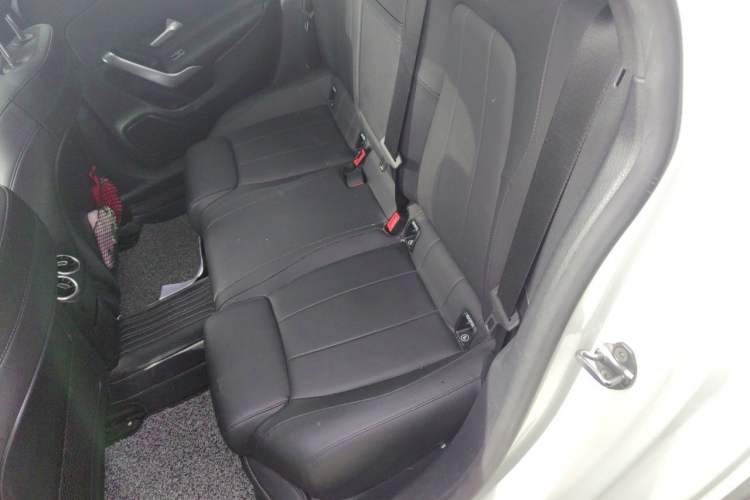 Used Mercedes-Benz A-Class 2020 Restyled A 200 L Sport Sedan Fashion Version Left Rear Seat