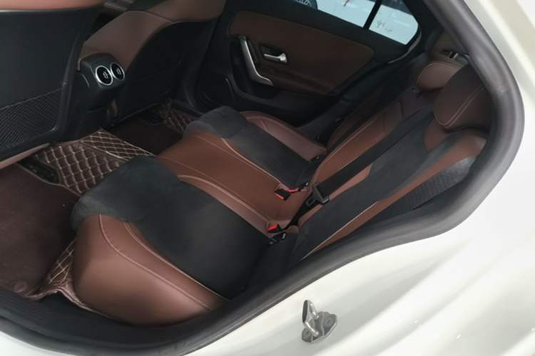Used Mercedes-Benz A-Class 2020 Restyled A 200 L Sport Sedan Fashion Version Left Rear Seat