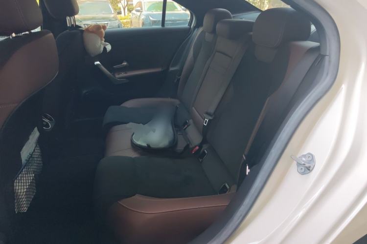 Used Mercedes-Benz A-Class 2020 Restyled A 200 L Sport Sedan Fashion Version Left Rear Seat