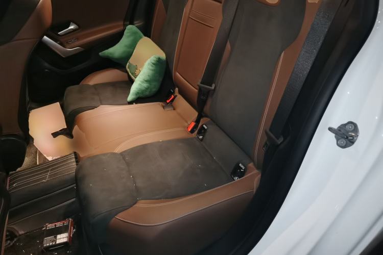 Used Mercedes-Benz A-Class 2020 Restyled A 200 L Sport Sedan Fashion Version Left Rear Seat