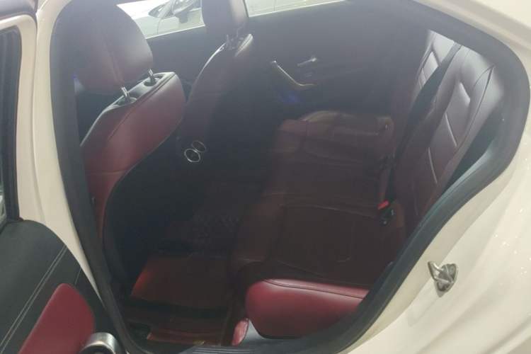 Used Mercedes-Benz A-Class 2020 Restyled A 200 L Sport Sedan Fashion Version Left Rear Seat