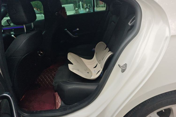 Used Mercedes-Benz A-Class 2020 Restyled A 200 L Sport Sedan Fashion Version Left Rear Seat