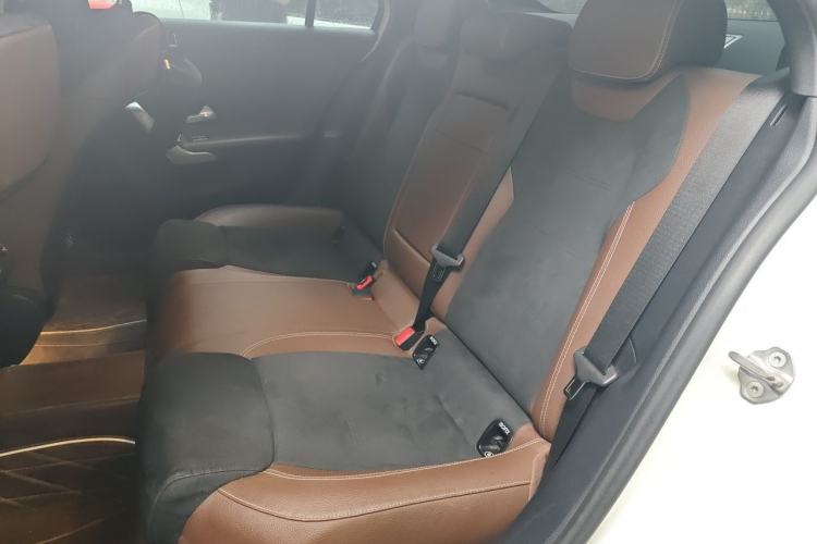 Used Mercedes-Benz A-Class 2020 Restyled A 200 L Sport Sedan Fashion Version Left Rear Seat