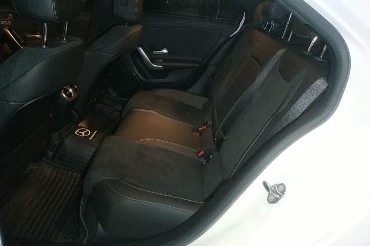 Used Mercedes-Benz A-Class 2020 Restyled A 200 L Sport Sedan Fashion Version Left Rear Seat