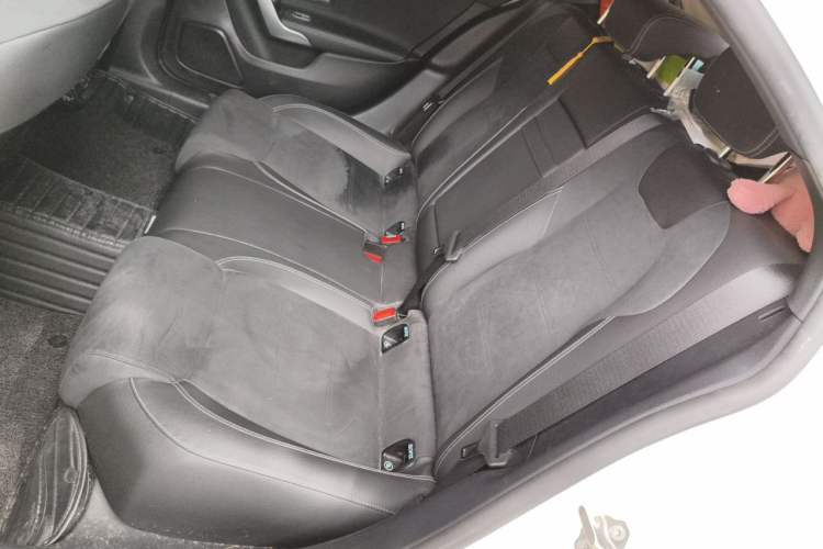 Used Mercedes-Benz A-Class 2020 Restyled A 200 L Sport Sedan Fashion Version Left Rear Seat