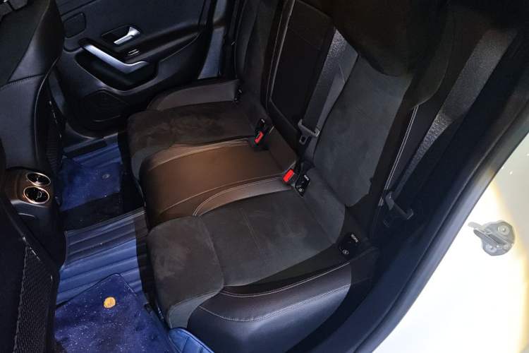 Used Mercedes-Benz A-Class 2020 Restyled A 200 L Sport Sedan Fashion Version Left Rear Seat