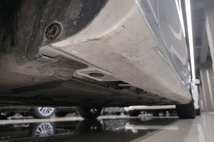 Used Mercedes-Benz A-Class 2020 A 220 L 4MATIC Sport Sedan Left Side Sill