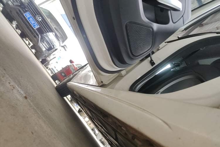 Used Mercedes-Benz A-Class 2020 Restyled A 200 L Sport Sedan Fashion Version Left Side Sill
