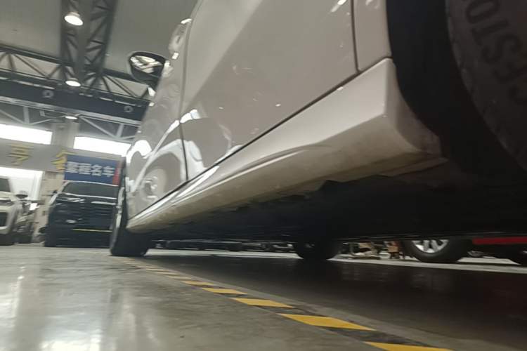 Used Mercedes-Benz A-Class 2020 Restyled A 200 L Sport Sedan Fashion Version Left Side Sill
