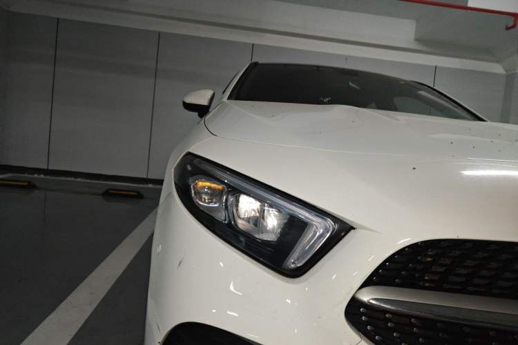 Used Mercedes-Benz A-Class 2020 Restyled A 200 L Sport Sedan Fashion Version Right Front Headlight