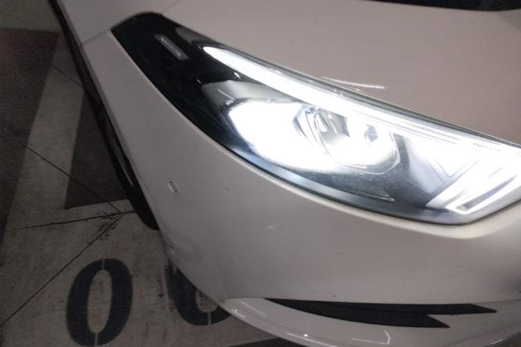 Used Mercedes-Benz A-Class 2020 Restyled A 200 L Sport Sedan Fashion Version Right Front Headlight