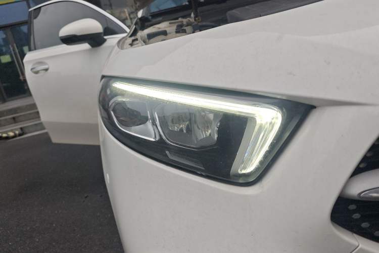 Used Mercedes-Benz A-Class 2020 Restyled A 200 L Sport Sedan Fashion Version Right Front Headlight