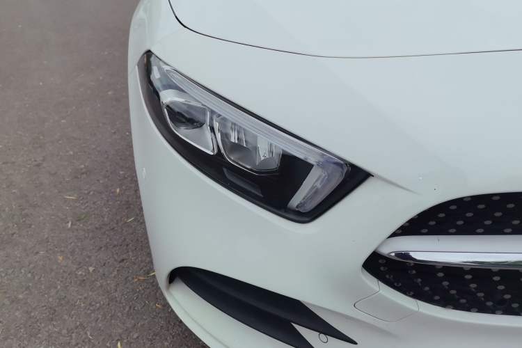 Used Mercedes-Benz A-Class 2020 Restyled A 200 L Sport Sedan Fashion Version Right Front Headlight