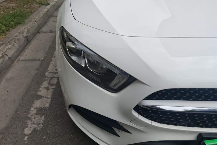 Used Mercedes-Benz A-Class 2020 Restyled A 200 L Sport Sedan Fashion Version Right Front Headlight