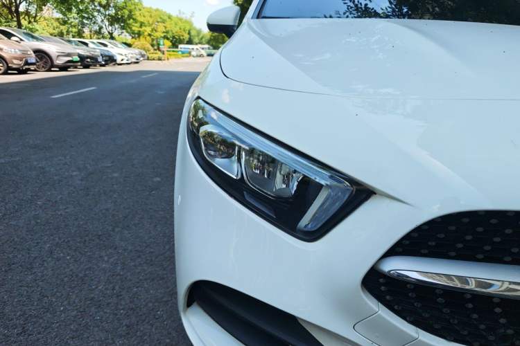 Used Mercedes-Benz A-Class 2020 Restyled A 200 L Sport Sedan Fashion Version Right Front Headlight