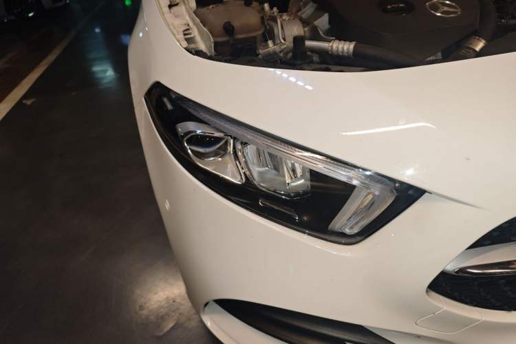 Used Mercedes-Benz A-Class 2020 Restyled A 200 L Sport Sedan Fashion Version Right Front Headlight