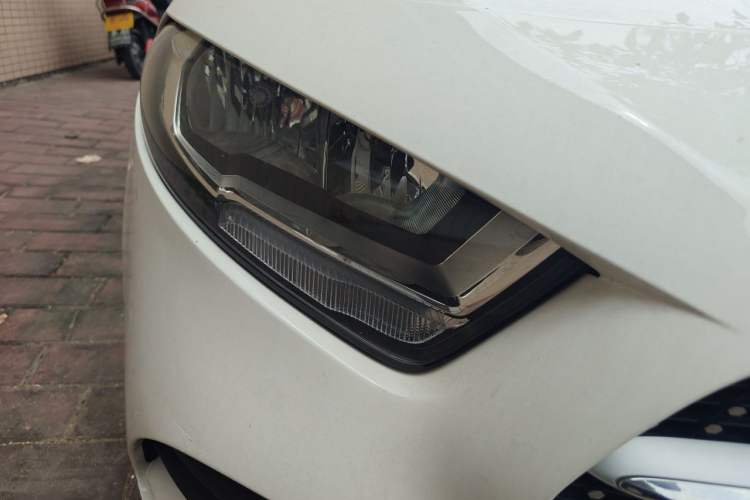 Used Mercedes-Benz A-Class 2020 Facelift A 180 L Sport Sedan Special Configuration Right Front Headlight