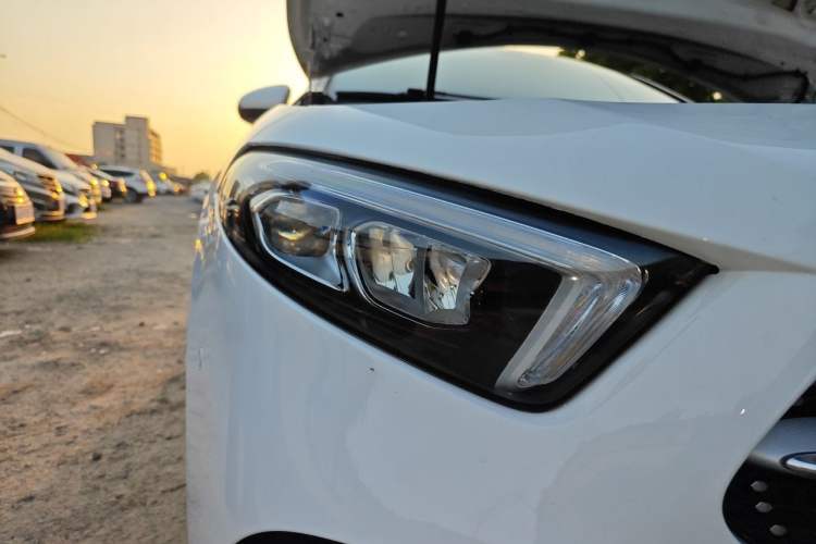 Used Mercedes-Benz A-Class 2020 Restyled A 200 L Sport Sedan Fashion Version Right Front Headlight