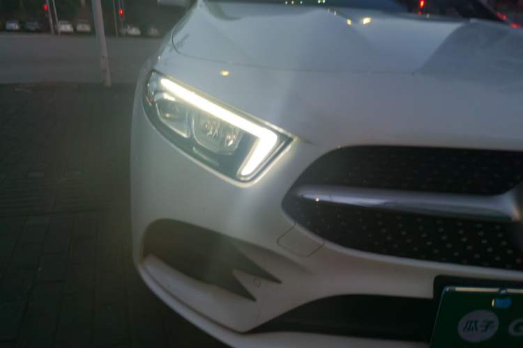 Used Mercedes-Benz A-Class 2020 Restyled A 200 L Sport Sedan Fashion Version Right Front Headlight