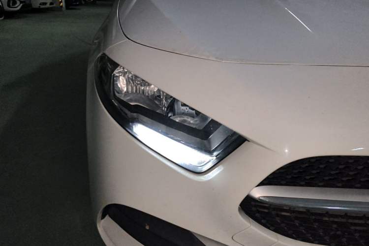 Used Mercedes-Benz A-Class 2020 Facelift A 180 L Sport Sedan Special Configuration Right Front Headlight