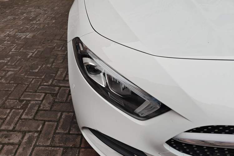 Used Mercedes-Benz A-Class 2020 Restyled A 200 L Sport Sedan Fashion Version Right Front Headlight
