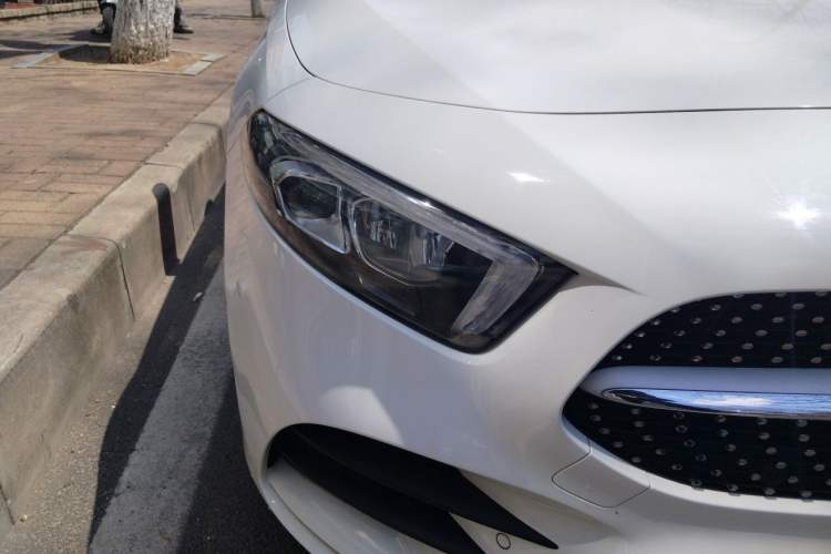 Used Mercedes-Benz A-Class 2020 Restyled A 200 L Sport Sedan Fashion Version Right Front Headlight