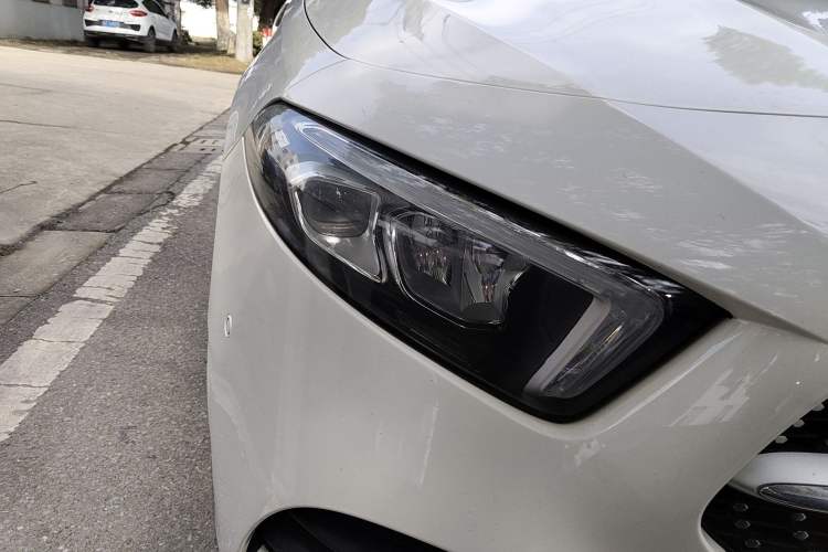 Used Mercedes-Benz A-Class 2020 Restyled A 200 L Sport Sedan Fashion Version Right Front Headlight