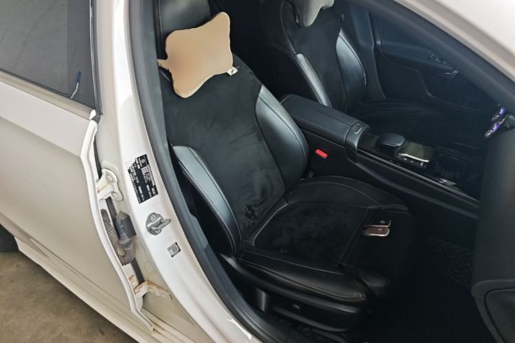 Used Mercedes-Benz A-Class 2020 Restyled A 200 L Sport Sedan Fashion Version Right Front Seat