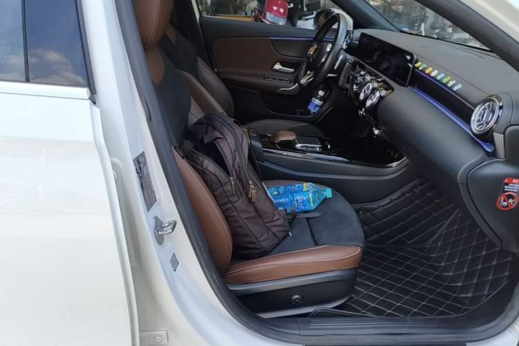 Used Mercedes-Benz A-Class 2020 Restyled A 200 L Sport Sedan Fashion Version Right Front Seat