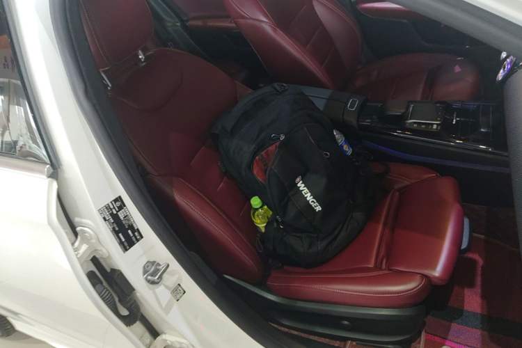Used Mercedes-Benz A-Class 2020 Restyled A 200 L Sport Sedan Fashion Version Right Front Seat