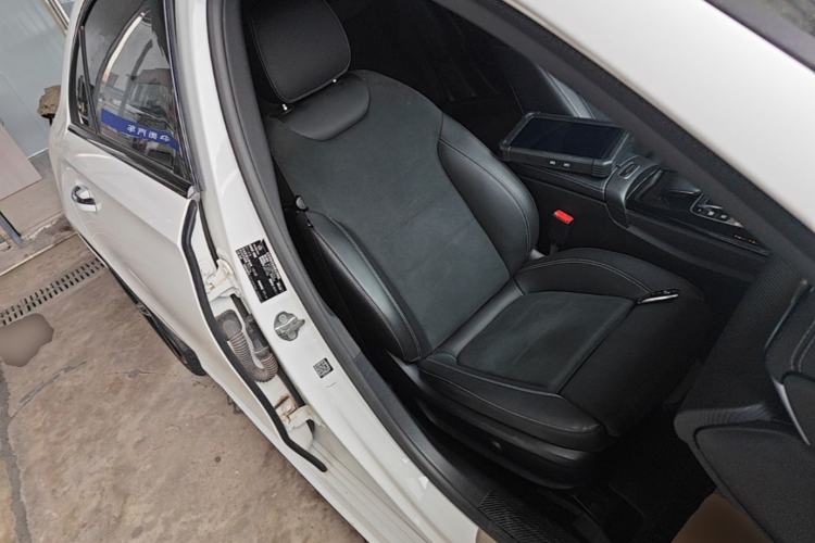 Used Mercedes-Benz A-Class 2020 A 220 L 4MATIC Sport Sedan Right Front Seat