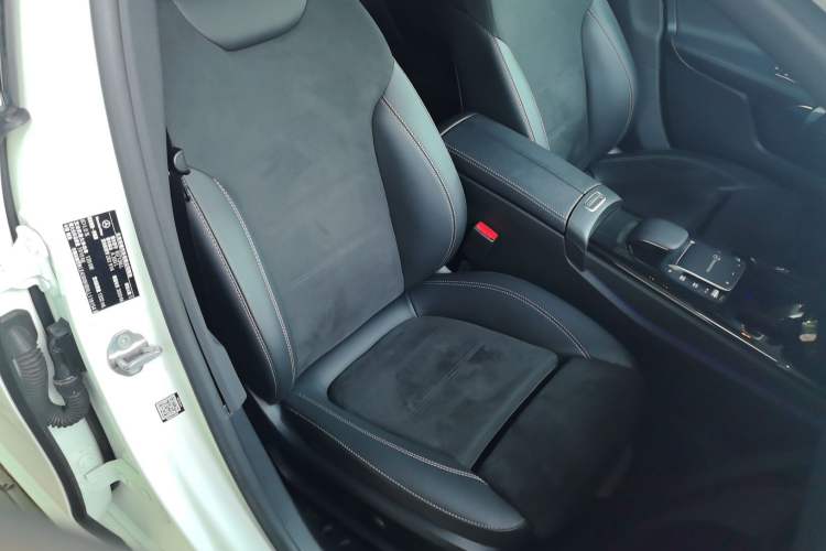 Used Mercedes-Benz A-Class 2020 Restyled A 200 L Sport Sedan Fashion Version Right Front Seat