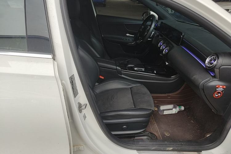 Used Mercedes-Benz A-Class 2020 Restyled A 200 L Sport Sedan Fashion Version Right Front Seat