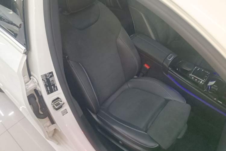 Used Mercedes-Benz A-Class 2020 Restyled A 200 L Sport Sedan Fashion Version Right Front Seat