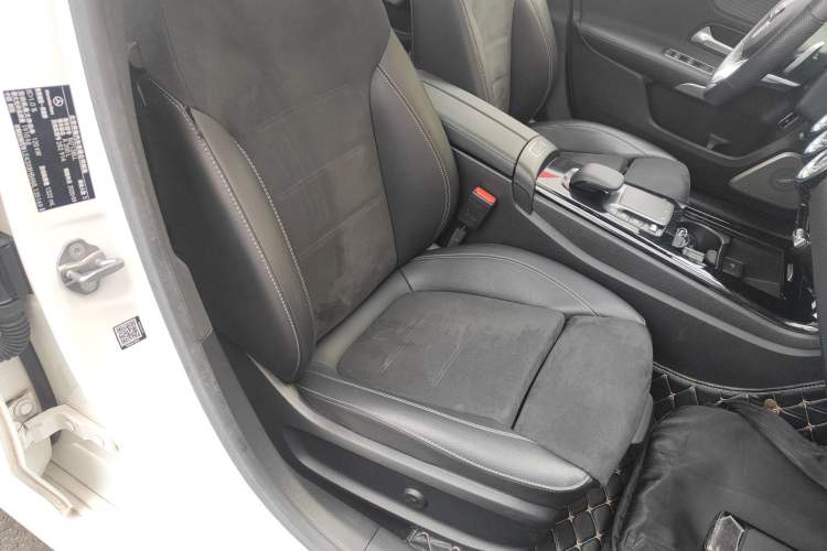 Used Mercedes-Benz A-Class 2020 Restyled A 200 L Sport Sedan Fashion Version Right Front Seat