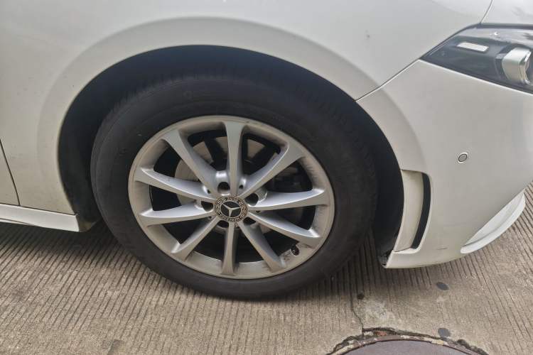 Used Mercedes-Benz A-Class 2020 A 200 L Sport Sedan Right Front Wheel Hub