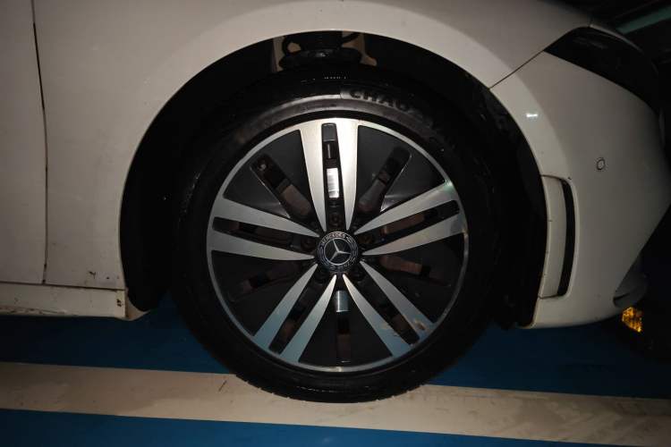 Used Mercedes-Benz A-Class 2020 A 180 L Sport Sedan Right Front Wheel Hub
