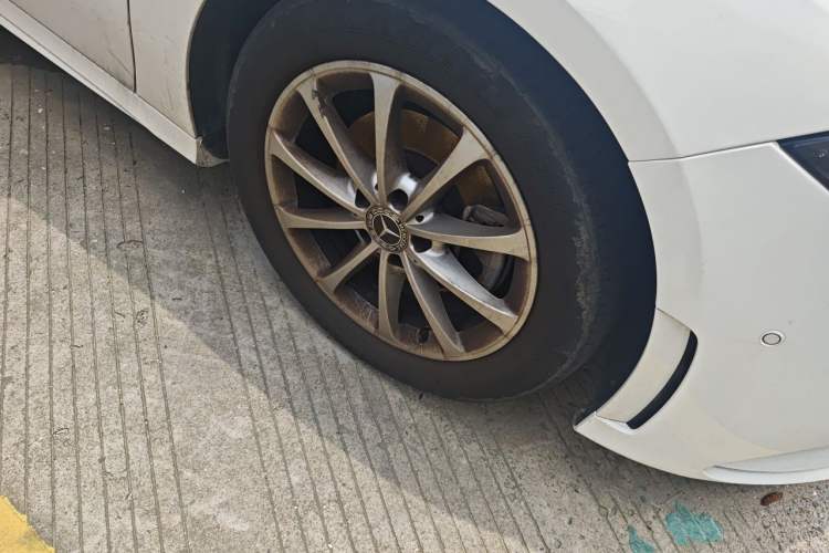 Used Mercedes-Benz A-Class 2020 A 200 L Sport Sedan Right Front Wheel Hub