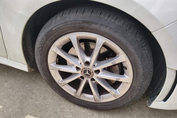 Used Mercedes-Benz A-Class 2020 Restyled A 200 L Sport Sedan Dynamic Version Right Front Wheel Hub
