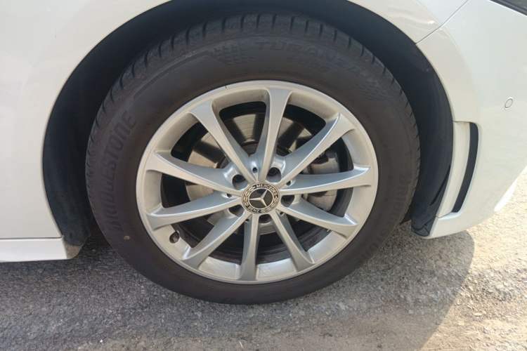 Used Mercedes-Benz A-Class 2020 A 200 L Sport Sedan Right Front Wheel Hub