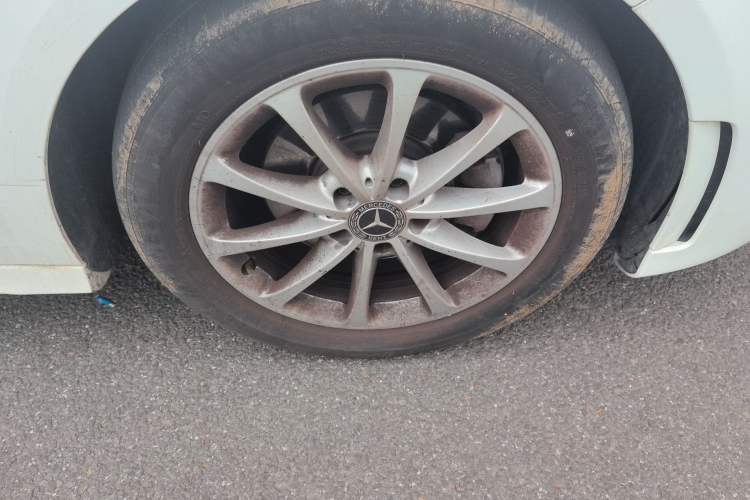 Used Mercedes-Benz A-Class 2020 Restyled A 200 L Sport Sedan Fashion Version Right Front Wheel Hub