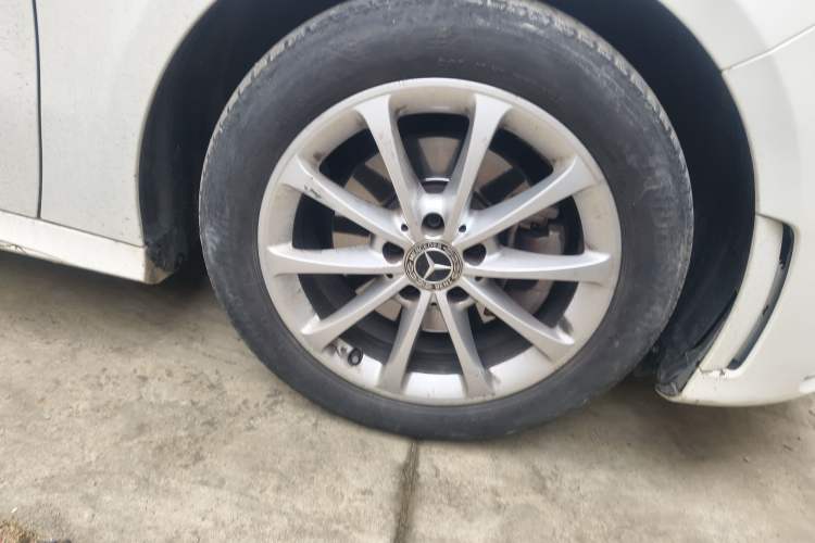 Used Mercedes-Benz A-Class 2020 Restyled A 200 L Sport Sedan Fashion Version Right Front Wheel Hub