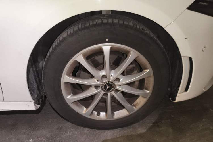 Used Mercedes-Benz A-Class 2020 Restyled A 200 L Sport Sedan Fashion Version Right Front Wheel Hub