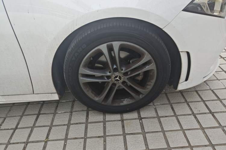 Used Mercedes-Benz A-Class 2020 Facelift A 180 L Sport Sedan Special Configuration Right Front Wheel Hub