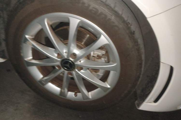 Used Mercedes-Benz A-Class 2020 Restyled A 200 L Sport Sedan Dynamic Version Right Front Wheel Hub