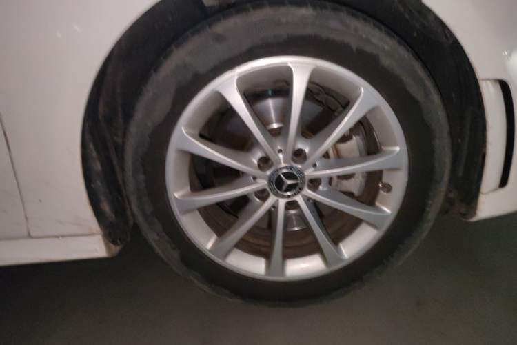 Used Mercedes-Benz A-Class 2020 A 200 L Sport Sedan Right Front Wheel Hub