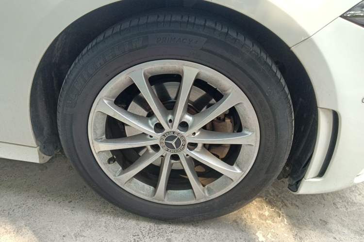 Used Mercedes-Benz A-Class 2020 Restyled A 200 L Sport Sedan Fashion Version Right Front Wheel Hub