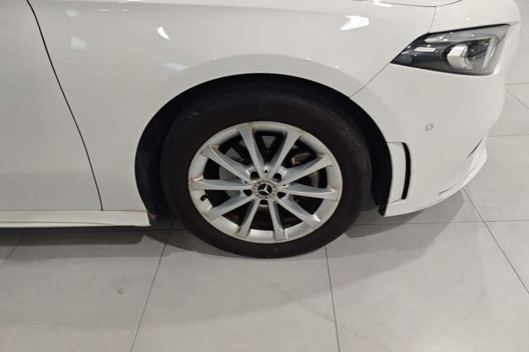 Used Mercedes-Benz A-Class 2020 A 200 L Sport Sedan Right Front Wheel Hub