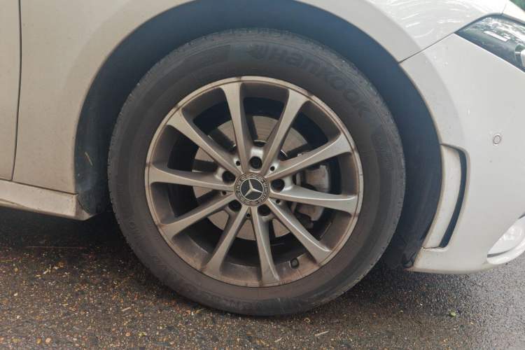 Used Mercedes-Benz A-Class 2020 Restyled A 200 L Sport Sedan Fashion Version Right Front Wheel Hub