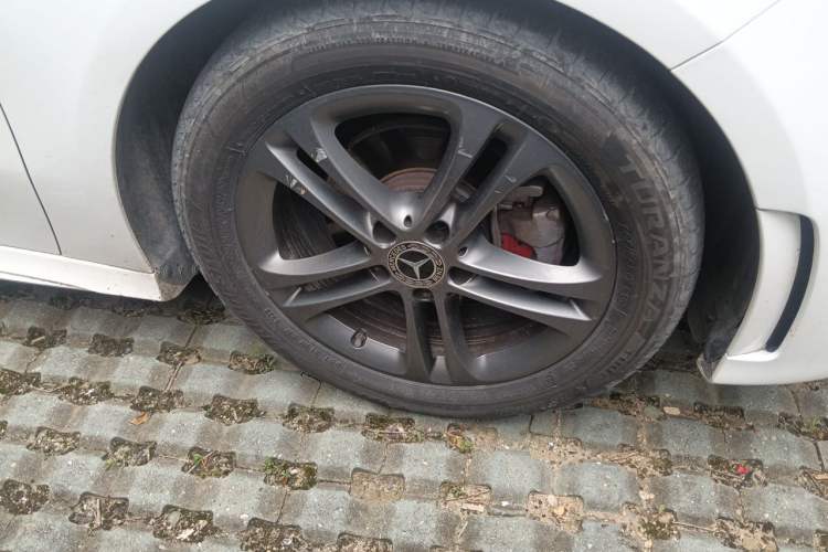 Used Mercedes-Benz A-Class 2020 Second Facelift A 180 L Sport Sedan Right Front Wheel Hub